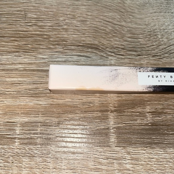 ****SOLD**** Fenty Beauty Brow MVP - Picture 4 of 6